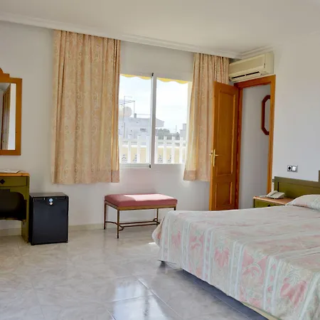 Ξενοδοχείο Amoros 3*