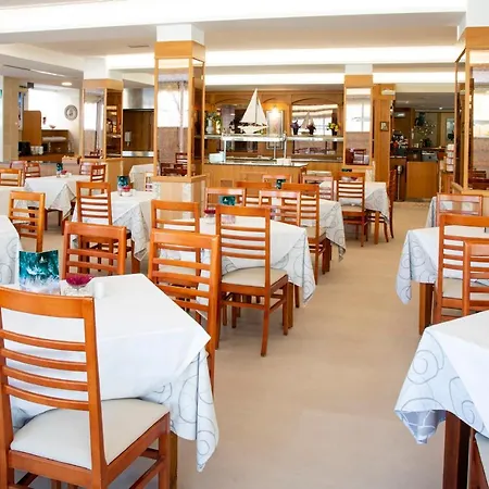 Ξενοδοχείο Amoros 3*