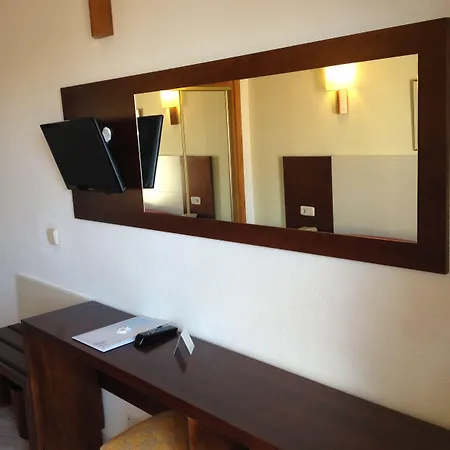 阿莫罗斯酒店 3*