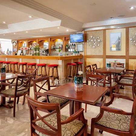 阿莫罗斯酒店 酒店