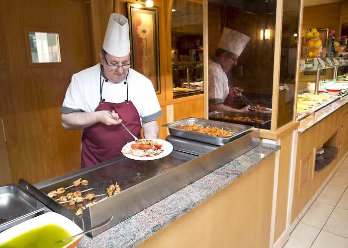 Ξενοδοχείο Amoros 3*